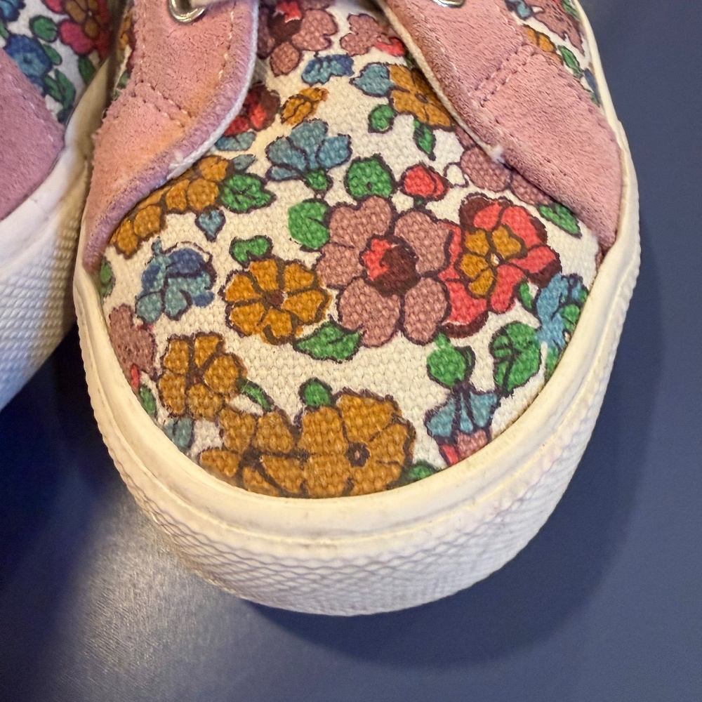 Size 32/US 1 Mini Boden High Tops in Bunny Floral - Picture 10 of 11